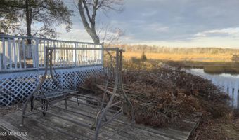 131 Veeder Ln, Bayville, NJ 08721