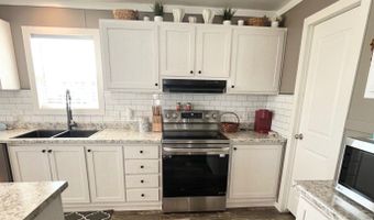 858 S Robert Ave, Avon Park, FL 33825