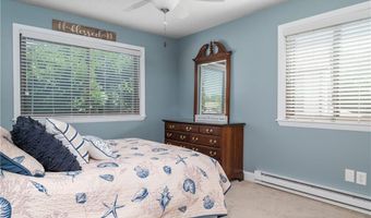 30 Sweet Meadows Ct 26, Narragansett, RI 02882