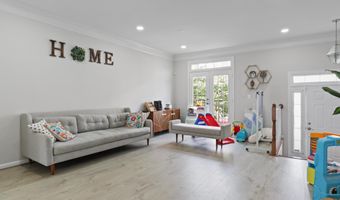 20657 MAITLAND Ter, Ashburn, VA 20147