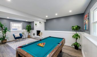 719 Webster St, Algonquin, IL 60102