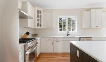 9 Scarlett Way, Cranston, RI 02921