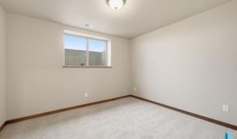 2822 E Hazelnut St, Brandon, SD 57005