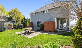 15 Shore Dr, Barrington, RI 02806