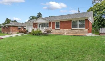 4359 Mohegan Dr, Affton, MO 63123