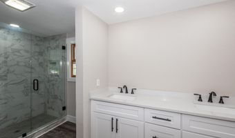957 W Hunt Rd, Alcoa, TN 37701