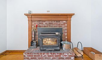 8 Pine Acres Rd, Amherst, NH 03031