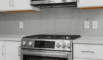 701 N HENRY St 213, Alexandria, VA 22314