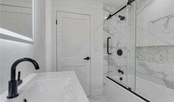 1067 Great Rd, Lincoln, RI 02865