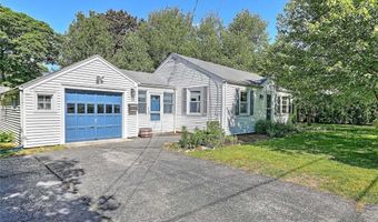 9 Roberta Dr, Barrington, RI 02806