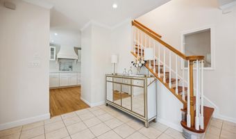 9813 MONTAUK Ave, Bethesda, MD 20817