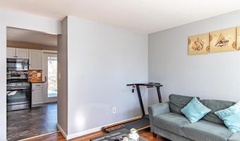 2163 Hemlock Dr, Ann Arbor, MI 48108