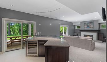 1977 EMERALD GLEN Ct, Ada, MI 49301