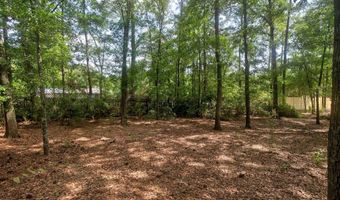 8 Cedar Pl, Camden, SC 29020