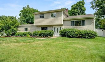 537 Roxbury Rd, Belford, NJ 07718