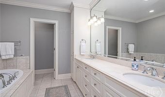 11 Turnbull Ln, Savannah, GA 31410
