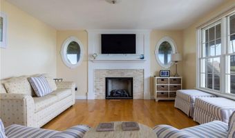 450 E Beach Rd, Charlestown, RI 02813