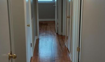 102 S Tunstall Ave, Apex, NC 27502
