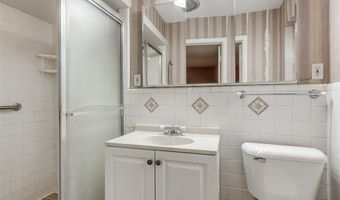 6829 NW 27th St, Bethany, OK 73008