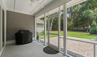 24 Alumni Rd, Beaufort, SC 29907