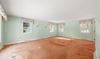79 Bayberry Ln, Barnstable, MA 02630