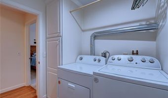 13 Woodlawn Cir, Hopkinton, RI 02832