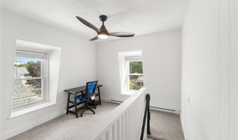61 School St 2R, Lincoln, RI 02802
