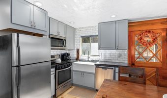 704 SUNSET Dr, Alpine, WY 83128