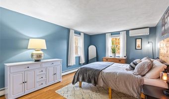 7 Maria St, Lincoln, RI 02865