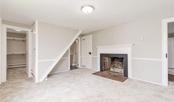 34 Pleasant St, North Kingstown, RI 02852