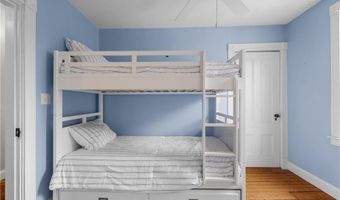 11 Ann St, Newport, RI 02840