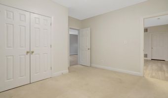 3905 COOK St, Alexandria, VA 22311