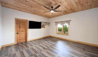 685 River Oaks Dr, Big Sandy, TN 38221