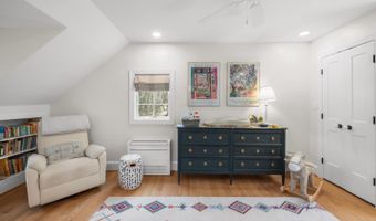 4004 ESTABROOK Dr, Annandale, VA 22003