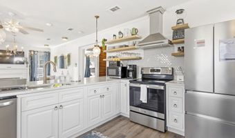 782 Water St, Biloxi, MS 39530