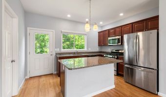3 Riverview Ct 3, Brookfield, CT 06804