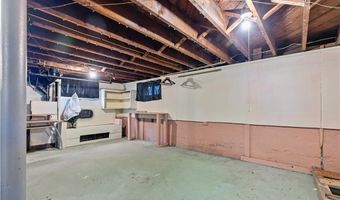 53 Admiral Kalbfus Rd, Newport, RI 02840