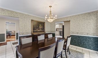 4 Quail Run Dr, Danbury, CT 06811