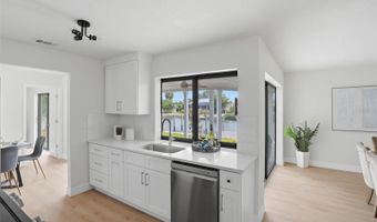 604 KINGSTON Ct, Apollo Beach, FL 33572
