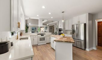 3427 E Dobson Pl, Ann Arbor, MI 48105