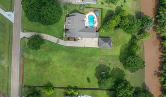 2073-2075 Main Hwy, Arnaudville, LA 70512