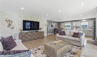 3111 Starlight Cir, Akron, OH 44312