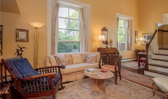 11 Willow St 5, Newport, RI 02840