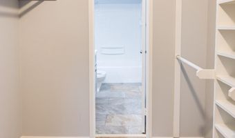 5911 EDSALL Rd 406, Alexandria, VA 22304