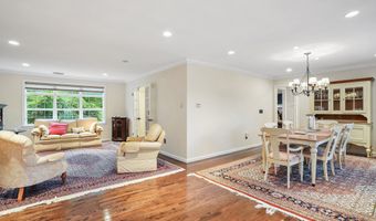 27 E Gate Rd, Danbury, CT 06811
