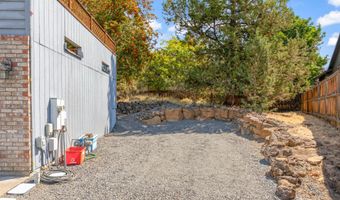 63552 Boyd Acres Rd, Bend, OR 97701