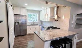 215 Almont Ave, Almont, MI 48003