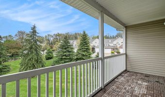 2925 N Knightsbridge Cir, Ann Arbor, MI 48105
