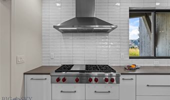 235 Spain Bridge Circle Dr, Belgrade, MT 59714