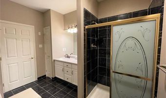 2322 Fox Meadow Dr, Allentown, PA 18104